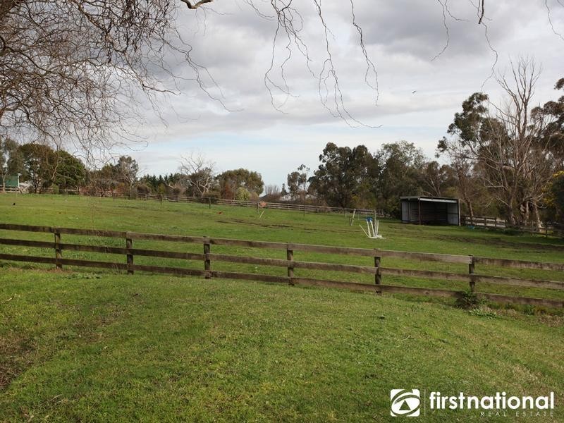 11 & 12 Oaks Court, Lysterfield South VIC 3156