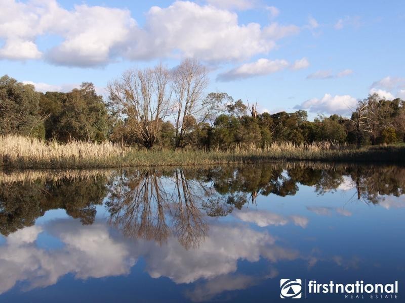 11 & 12 Oaks Court, Lysterfield South VIC 3156