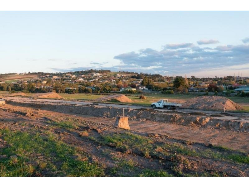 15 Robinson Road, Narre Warren North VIC 3804