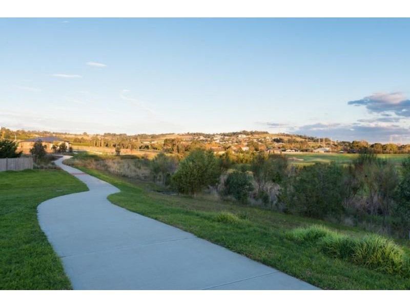 15 Robinson Road, Narre Warren North VIC 3804