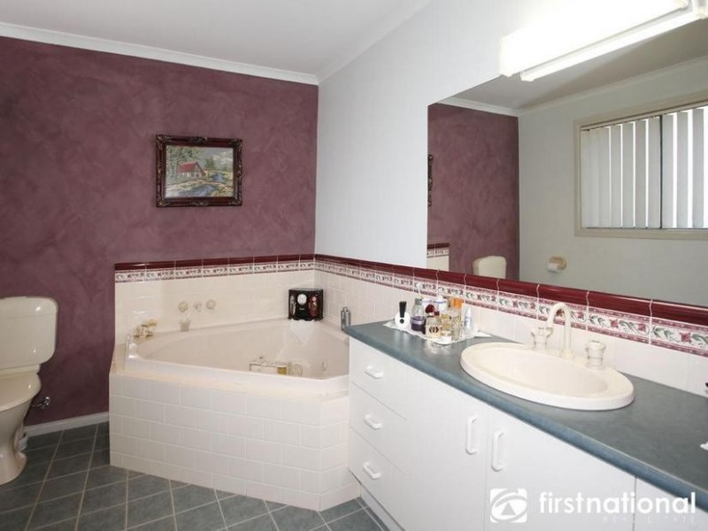 2 Portree Place, Narre Warren South VIC 3805