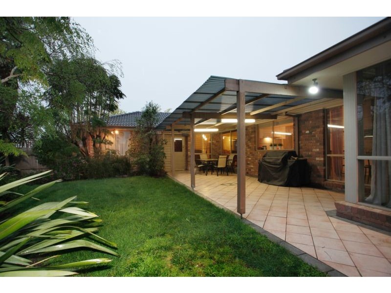 25 Strathaird Drive, Narre Warren South VIC 3805