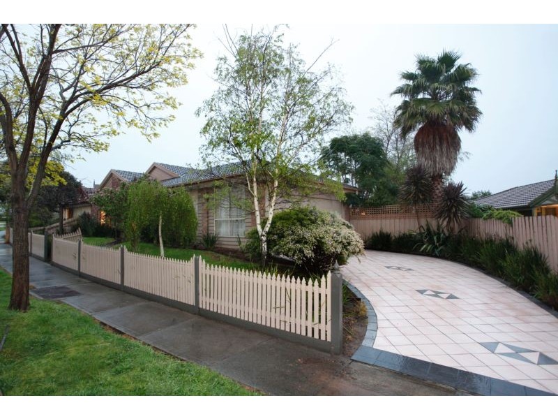 25 Strathaird Drive, Narre Warren South VIC 3805