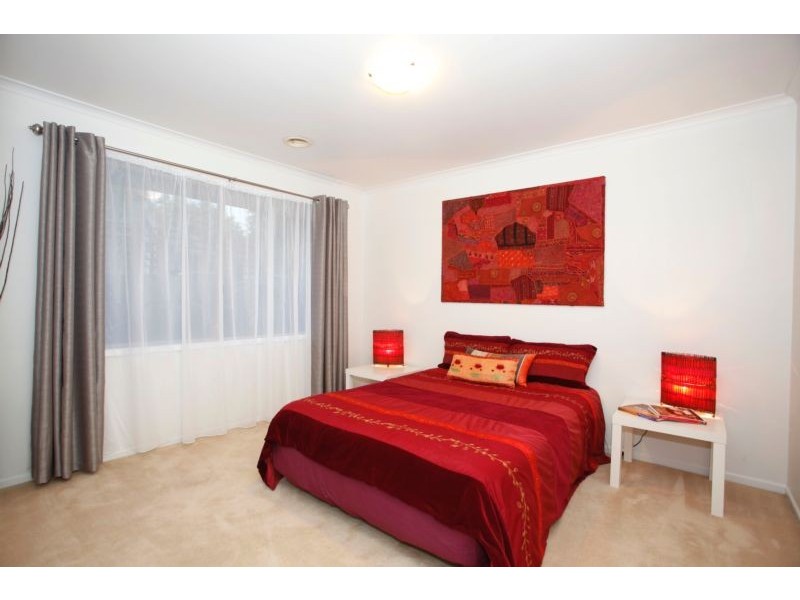 25 Strathaird Drive, Narre Warren South VIC 3805