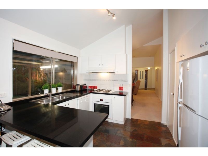 25 Strathaird Drive, Narre Warren South VIC 3805