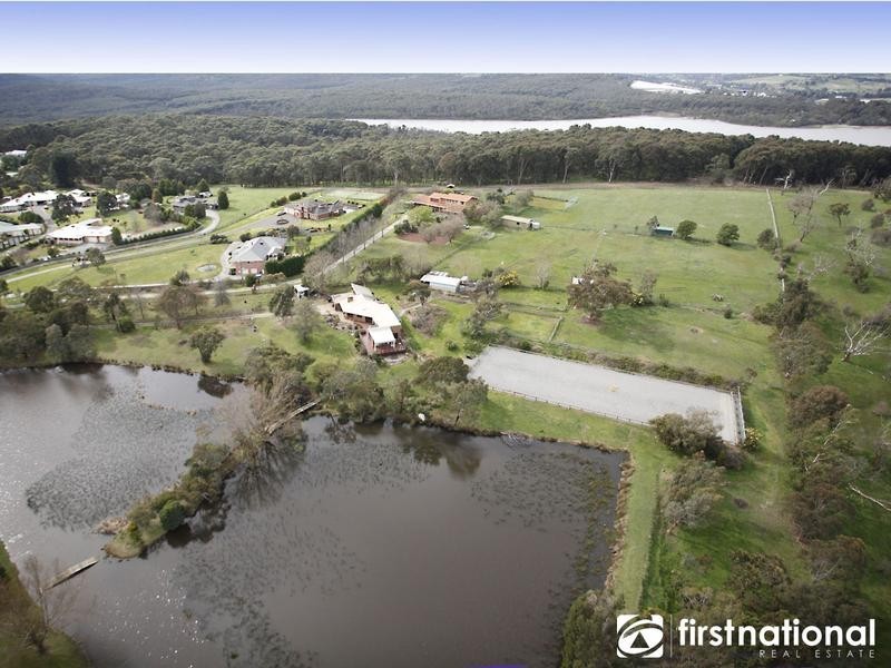 11 & 12 Oaks Court, Lysterfield South VIC 3156