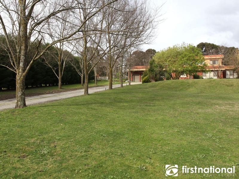 11 & 12 Oaks Court, Lysterfield South VIC 3156
