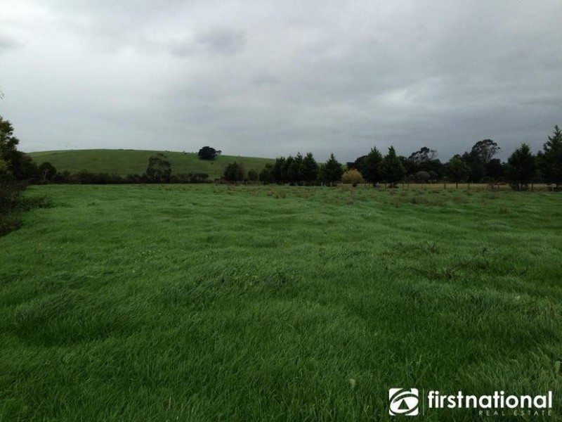32 McMullen Road, Officer VIC 3809