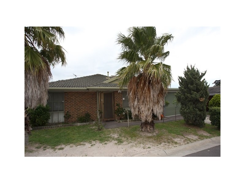 1 Alpine Walk, Hampton Park VIC 3976