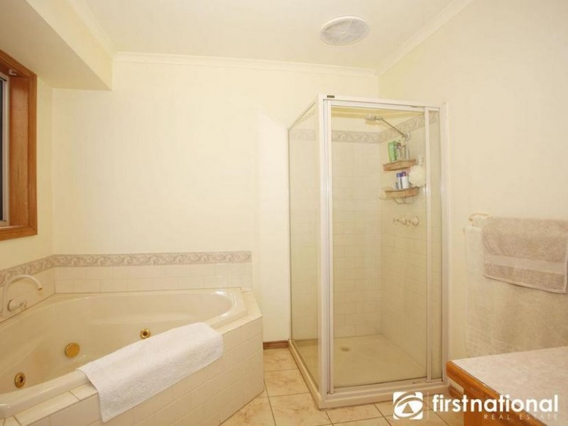 7 Hedgerow Court, Narre Warren South VIC 3805