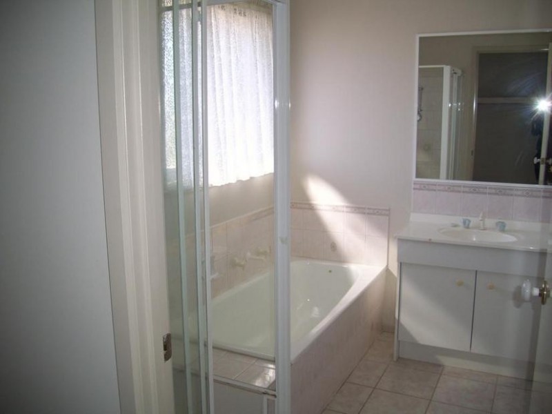 1/17-19 Madison Avenue, Narre Warren VIC 3805