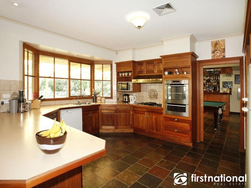 10 Roy Close, Narre Warren North VIC 3804