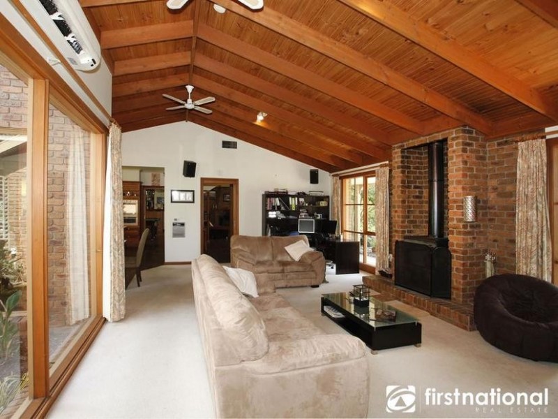 10 Roy Close, Narre Warren North VIC 3804