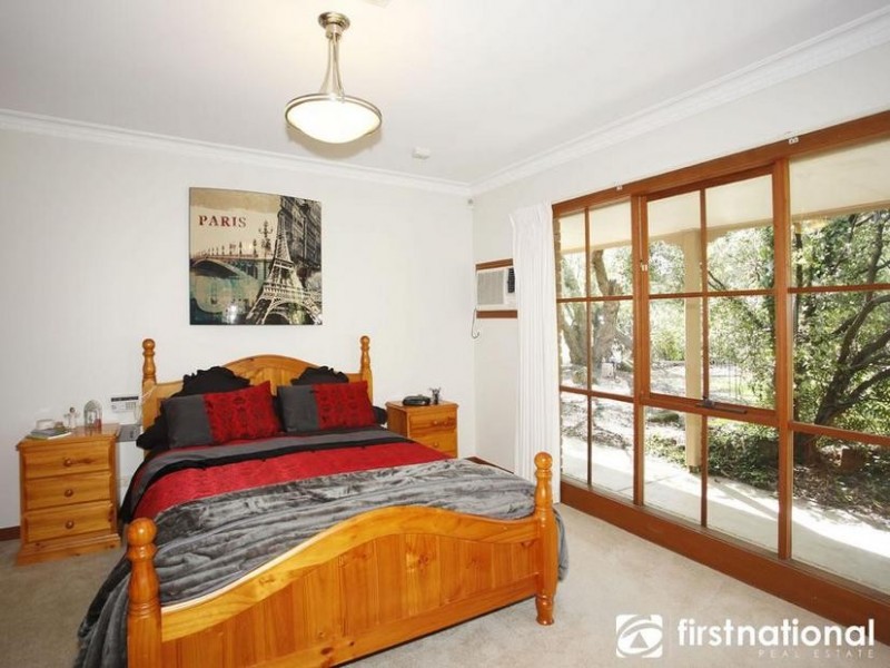 10 Roy Close, Narre Warren North VIC 3804