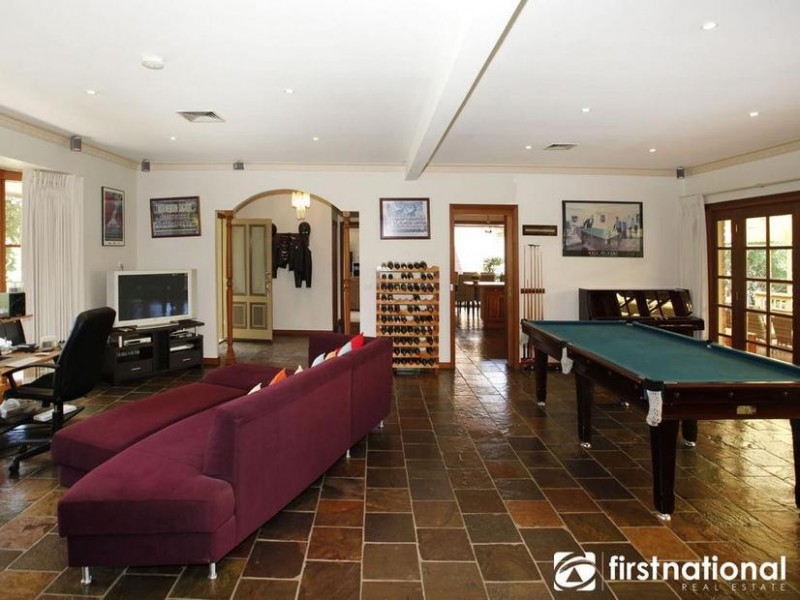 10 Roy Close, Narre Warren North VIC 3804