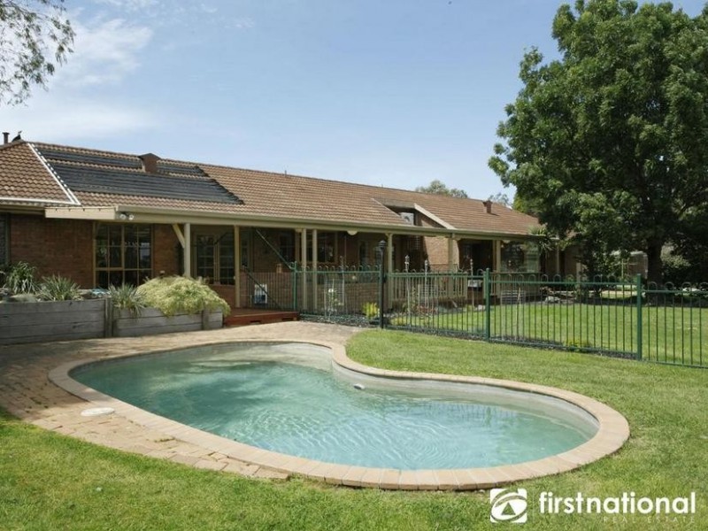 10 Roy Close, Narre Warren North VIC 3804