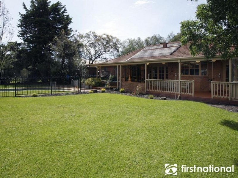 10 Roy Close, Narre Warren North VIC 3804