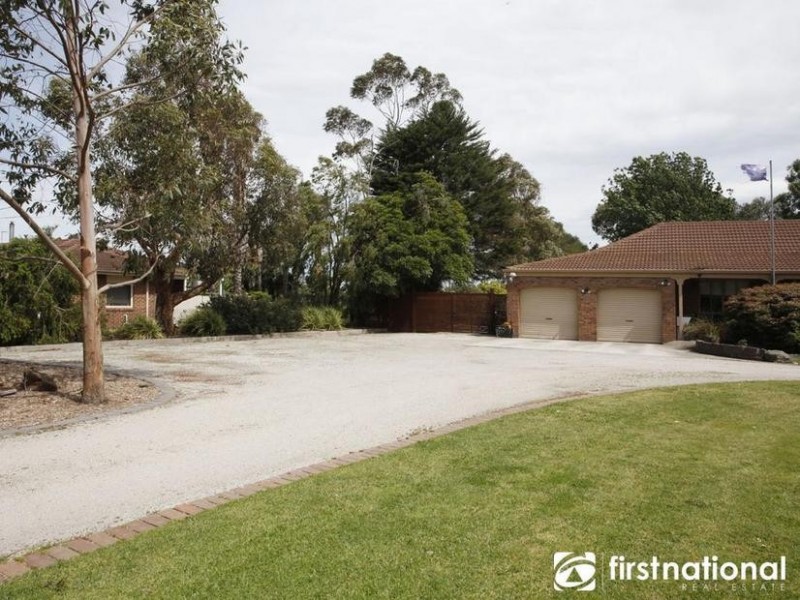 10 Roy Close, Narre Warren North VIC 3804