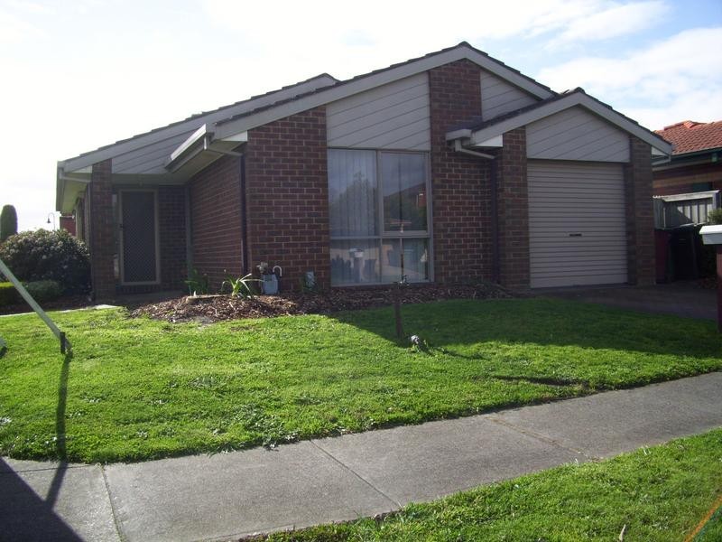 30 Norfolk Drive, Narre Warren VIC 3805