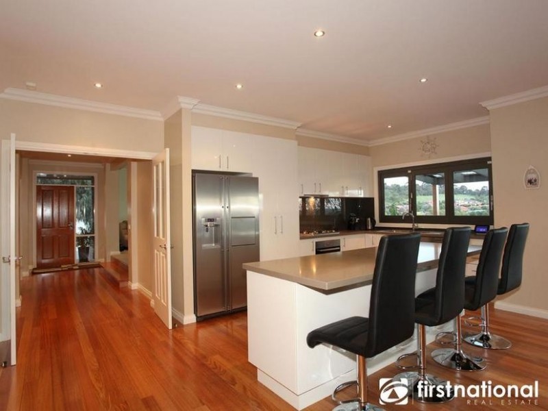 3 Otterburn Drive, Berwick VIC 3806