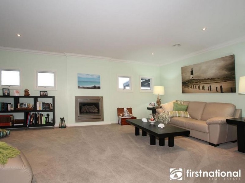 3 Otterburn Drive, Berwick VIC 3806