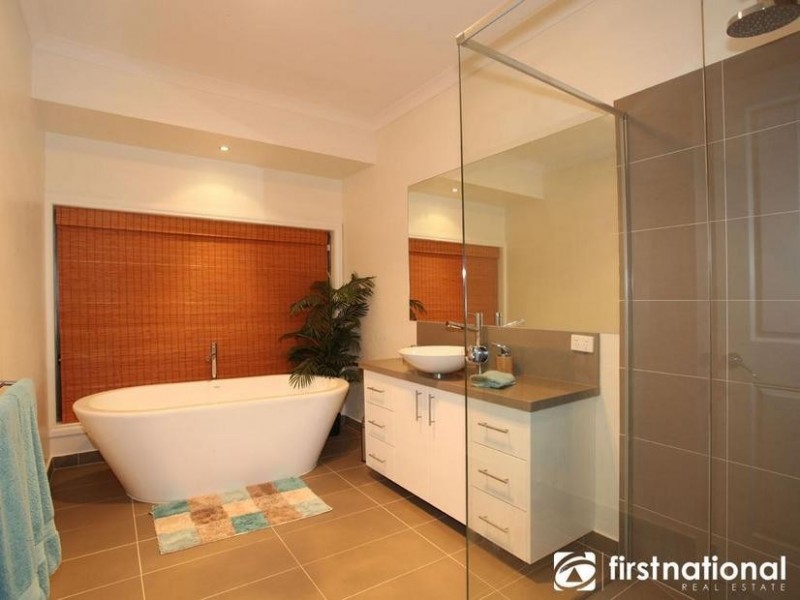 3 Otterburn Drive, Berwick VIC 3806