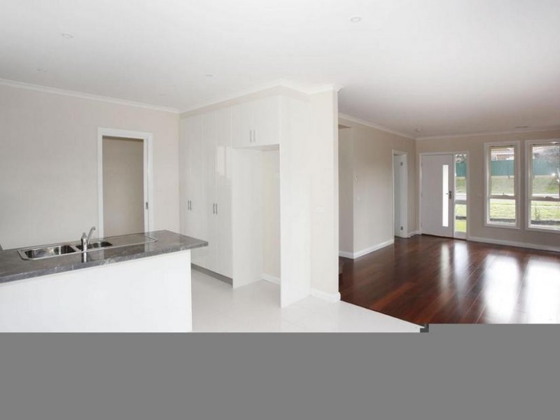 2/105 Springfield Drive, Narre Warren VIC 3805