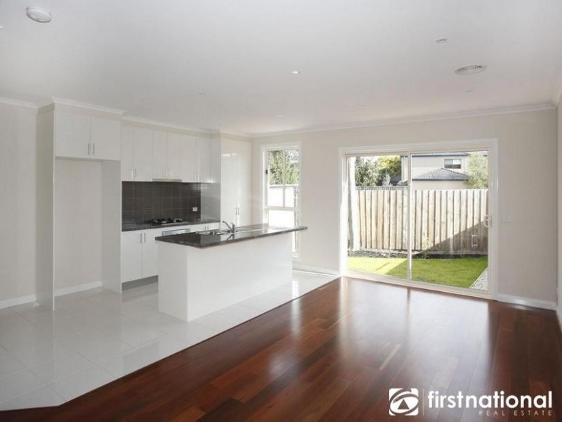 2/105 Springfield Drive, Narre Warren VIC 3805