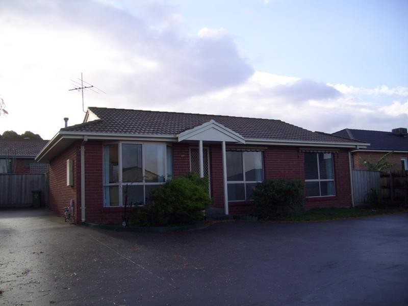 2/8 Palm Way, Narre Warren South VIC 3805