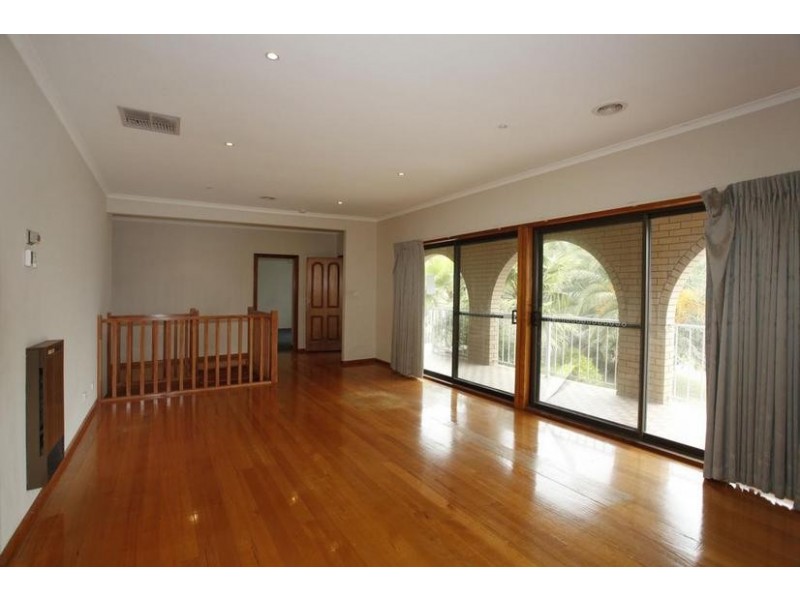 10 Simmonds Place, Endeavour Hills VIC 3802