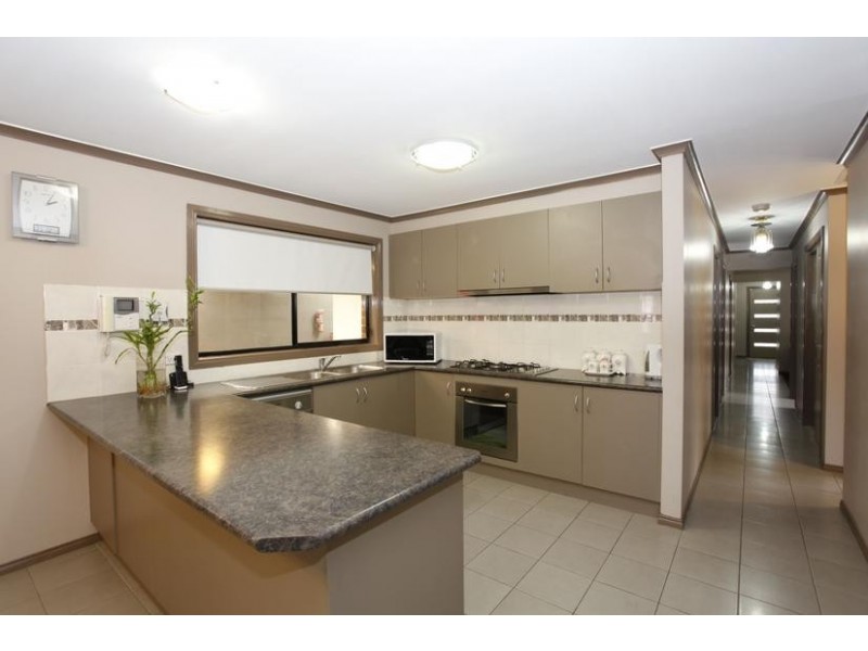 94 Ridgemont Drive, Berwick VIC 3806