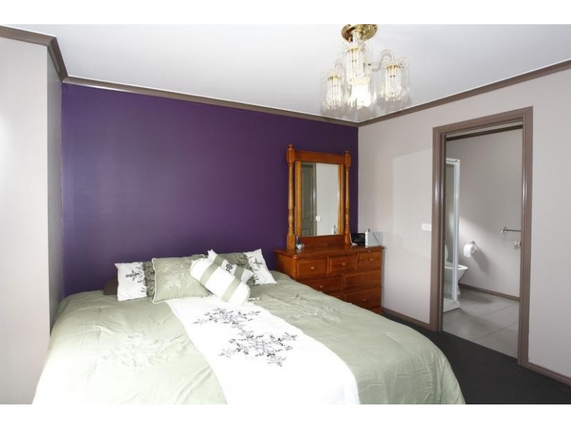 94 Ridgemont Drive, Berwick VIC 3806