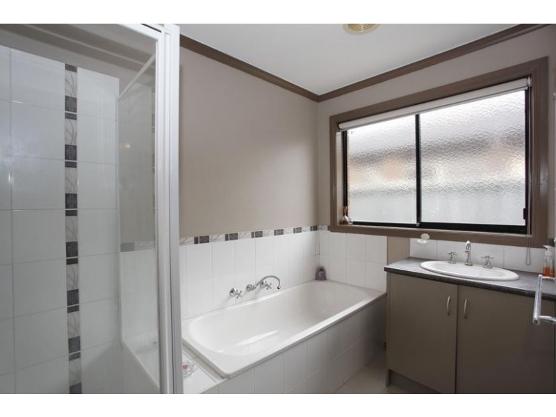 94 Ridgemont Drive, Berwick VIC 3806