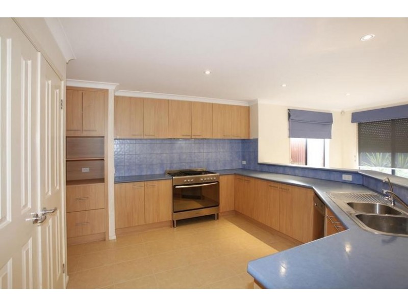 11 Blake Street, Berwick VIC 3806