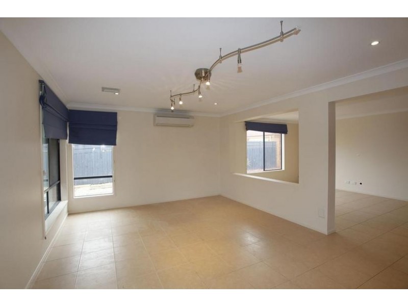 11 Blake Street, Berwick VIC 3806