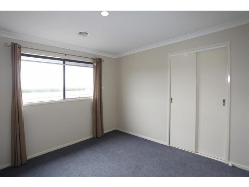 11 Blake Street, Berwick VIC 3806