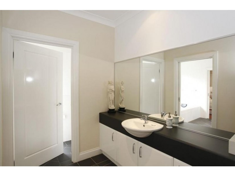 13 Kallara Crescent, Narre Warren VIC 3805