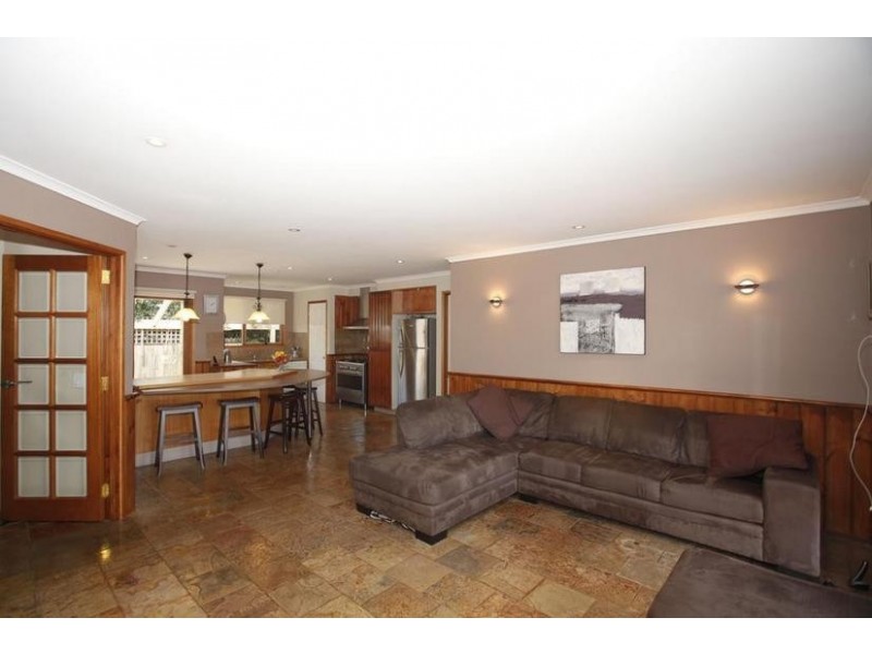 6 Raleigh Drive, Narre Warren South VIC 3805