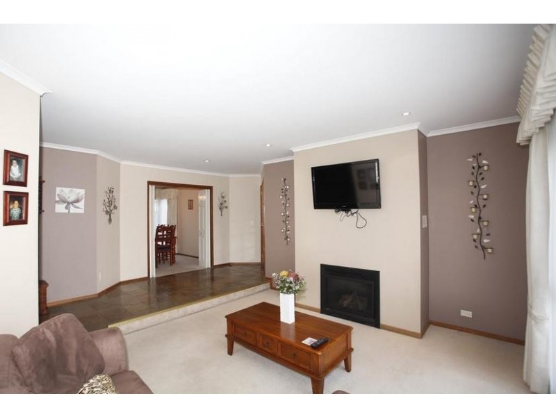 6 Raleigh Drive, Narre Warren South VIC 3805