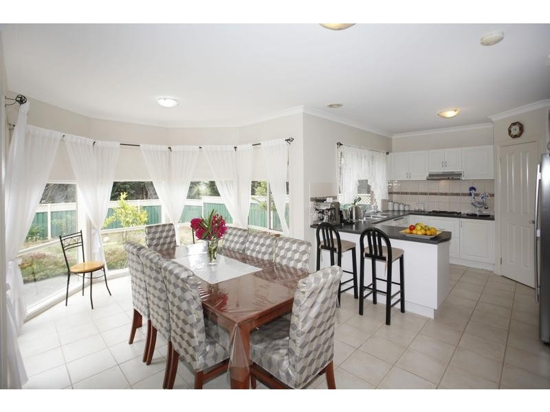 135 Montbrae Circuit, Narre Warren North VIC 3804