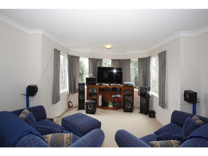 135 Montbrae Circuit, Narre Warren North VIC 3804