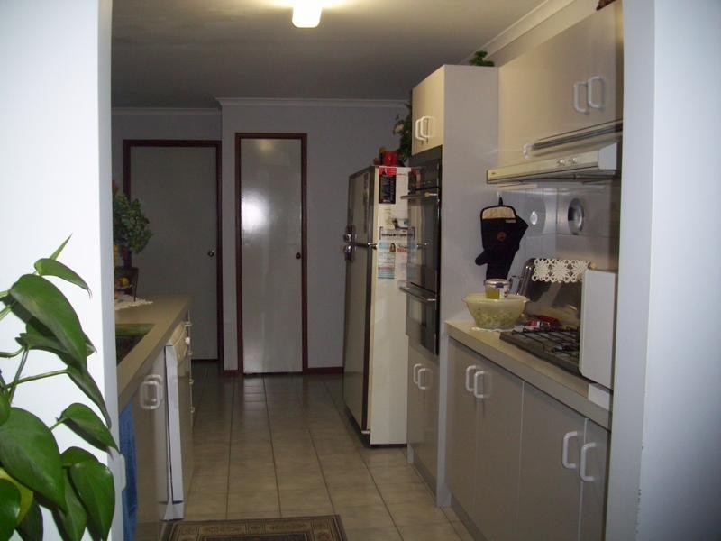 72 Lesley Drive, Hampton Park VIC 3976