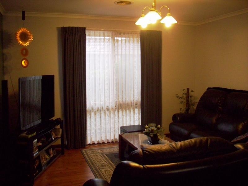 72 Lesley Drive, Hampton Park VIC 3976