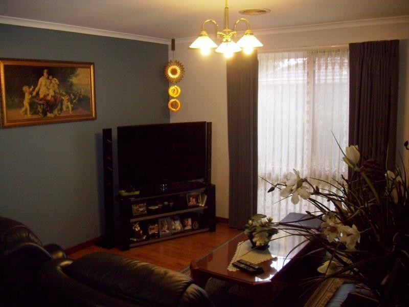 72 Lesley Drive, Hampton Park VIC 3976