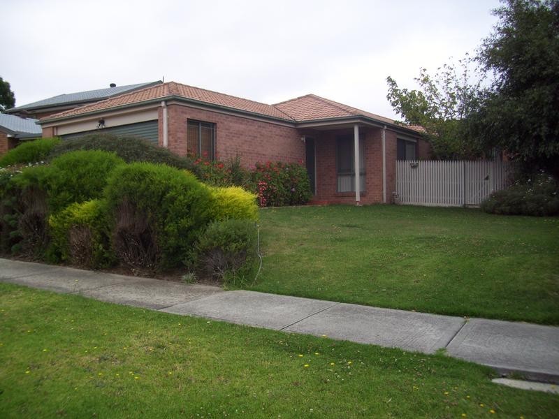 9 Marlesford Cresent, Berwick VIC 3806