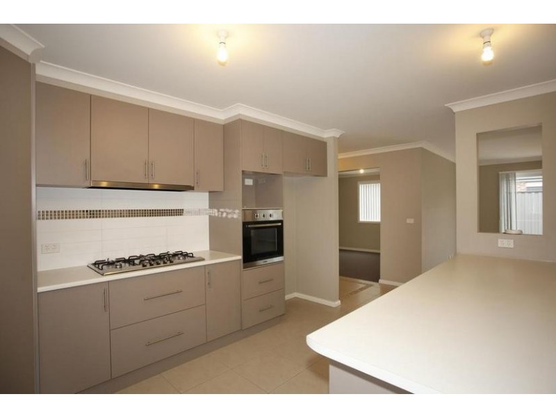 18 Lucerne Circuit, Pakenham VIC 3810