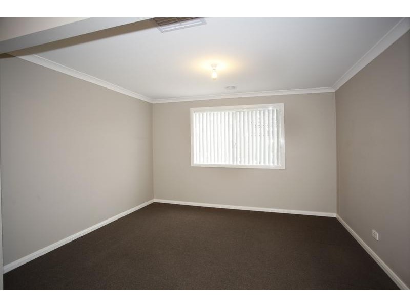 18 Lucerne Circuit, Pakenham VIC 3810