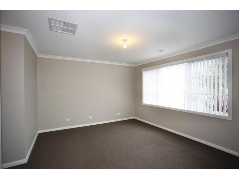 18 Lucerne Circuit, Pakenham VIC 3810