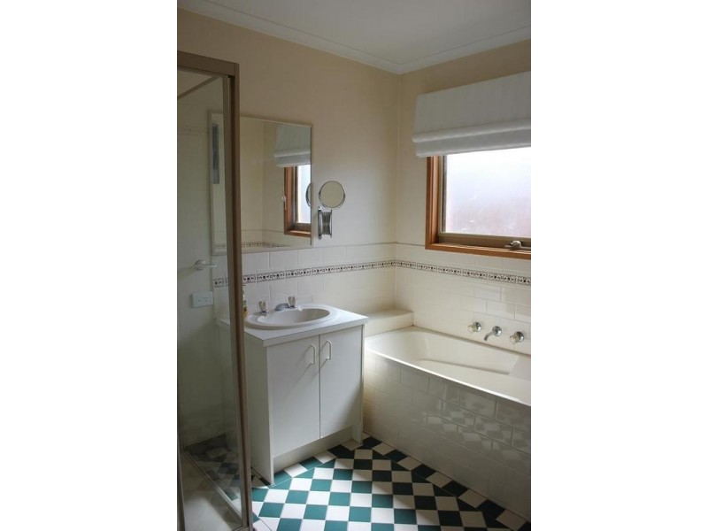 18 London Crescent, Narre Warren VIC 3805