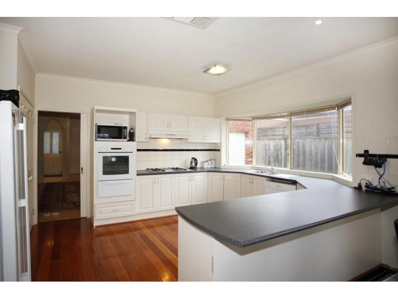 2 Gellibrand Court, Berwick VIC 3806